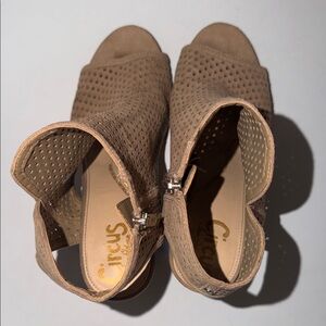 Circus by Sam Edelman Taupe Perforated Peep-Toe Mules
